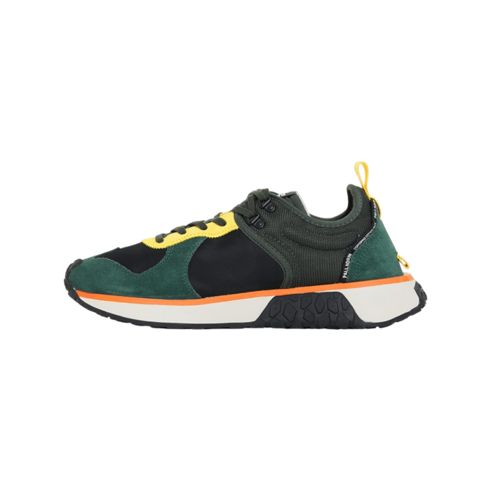 530 125 2 | The Palladium Troop Runner in Duffel Green is a stylish and versatile sneaker designed for urban exploration. Featuring a durable canvas upper and a rugged sole, this shoe offers both comfort and a military-inspired aesthetic, perfect for everyday wear.