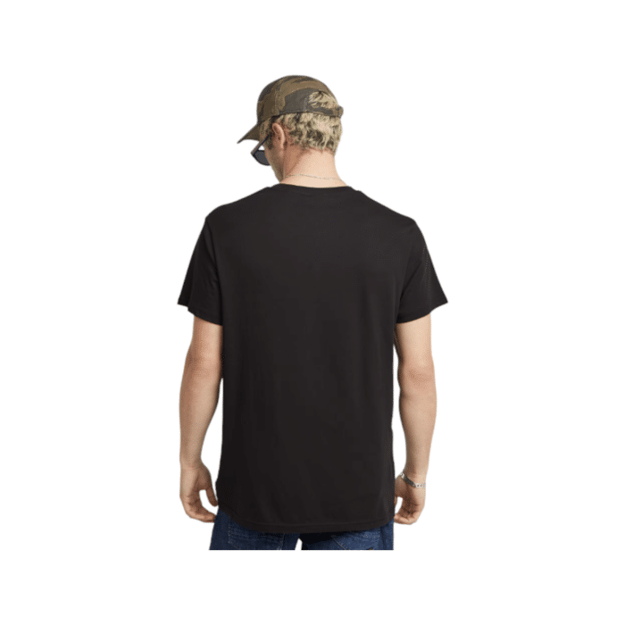 807 25B | The G Star Crew Graphic 8 R T in Black Colour boasts a striking graphic on the front, providing a modern touch to its timeless crew neck style. Made from high-quality cotton, this T-shirt offers excellent comfort and durability, perfect for both casual and stylish everyday wear.