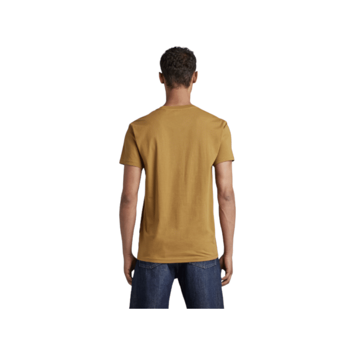 807 67B | The G Star Crew Holorn R T S/S in Brown Colour combines a classic crew neck design with a rich navy hue for a versatile and timeless look. Made from high-quality materials, this short-sleeve T-shirt offers exceptional comfort and durability, ideal for both casual and smart-casual outfits.