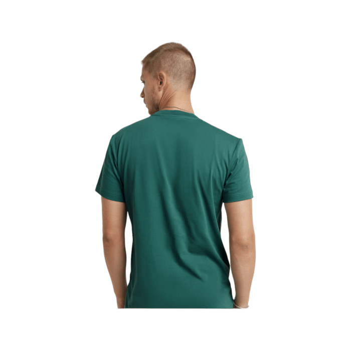 807 82B 1 | The G Star Crew Palm Originals R T in Blue Spruce Colour showcases a stylish, casual design with a distinct palm graphic on the front, adding a touch of tropical flair. Made from premium cotton, this T-shirt offers exceptional comfort and breathability, perfect for everyday wear.