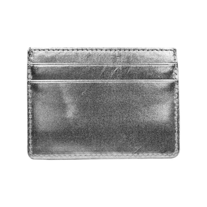 965 4A | The Vialli Valencia Card Holder in Silver offers sleek sophistication with its premium leather construction and functional design. Perfect for organizing your cards and cash, it combines style and practicality effortlessly.