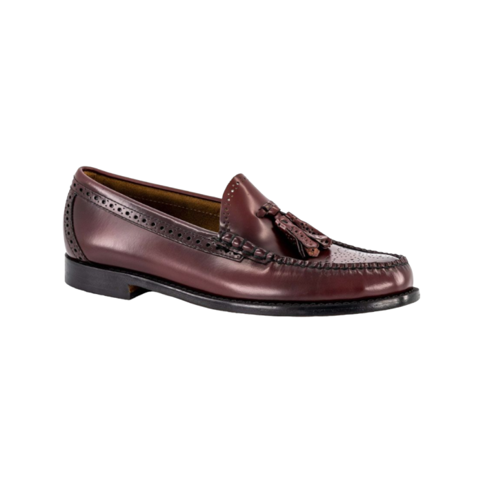 190 14A | The Bass Weejuns Larkin Brogue Leather in Wine Colour showcases timeless elegance and superb craftsmanship, making it a standout addition to any wardrobe. Its high-quality leather construction and rich hue provide both durability and sophistication, ensuring you stay stylish and comfortable on any occasion.