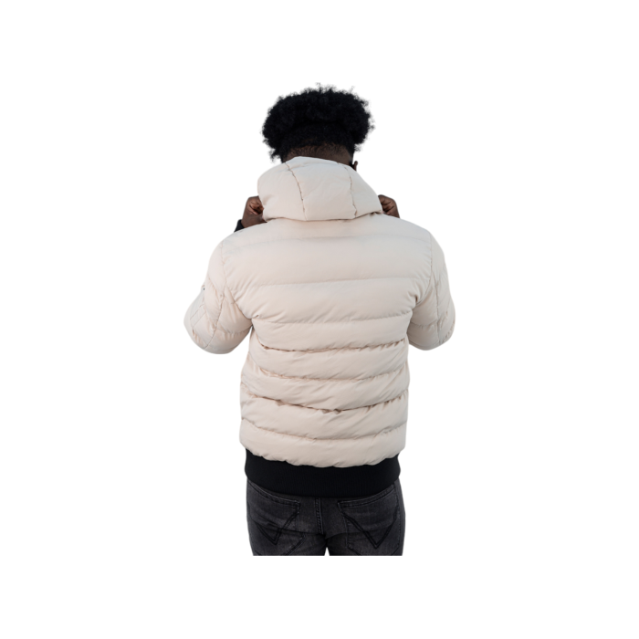 96 58C | The Cutty Frost Puffer Jacket in Beige combines warmth and style, featuring a sleek design and insulated padding for superior comfort. Perfect for cold weather, this durable jacket provides both functionality and a modern look, making it an essential addition to your winter wardrobe.