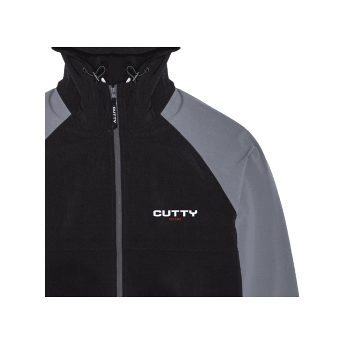 96 8A | The Cutty Sparter Jacket in Black/Grey combines robust warmth with contemporary style, featuring insulated padding and a sleek color combination. Designed for versatility and comfort, this jacket is perfect for navigating both urban landscapes and outdoor adventures during colder seasons.