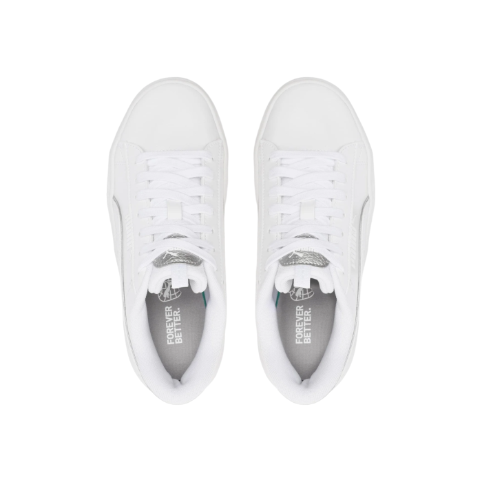 334 70B | The Puma Smash Platform Pop Up combines retro-inspired design with modern comfort, featuring a vibrant white solid colour for a bold, eye-catching look. These sneakers offer a lightweight feel and cushioned midsole, perfect for all-day wear and versatile enough to elevate any casual outfit.