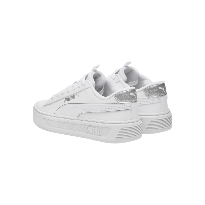 334 70C | The Puma Smash Platform Pop Up combines retro-inspired design with modern comfort, featuring a vibrant white solid colour for a bold, eye-catching look. These sneakers offer a lightweight feel and cushioned midsole, perfect for all-day wear and versatile enough to elevate any casual outfit.