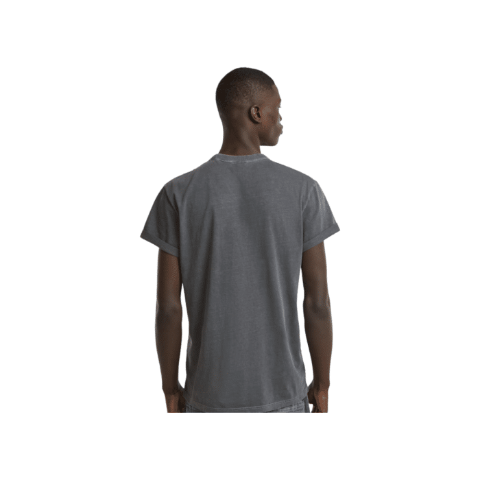 807 89B | The G Star Crew Nifous R T in Black Garment Dyed Colour is a timeless addition to any wardrobe, offering a perfect blend of casual comfort and refined style. Crafted from high-quality materials, this versatile t-shirt ensures both durability and a sleek, modern look suitable for any occasion.