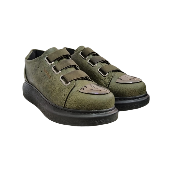 267 33B | The Chekich Sartoria Milano Mirror in Green/Black color is a premium shoe renowned for its contemporary design and exceptional craftsmanship. Its glossy, mirror-like finish exudes sophistication, making it a standout piece for both formal and casual occasions.