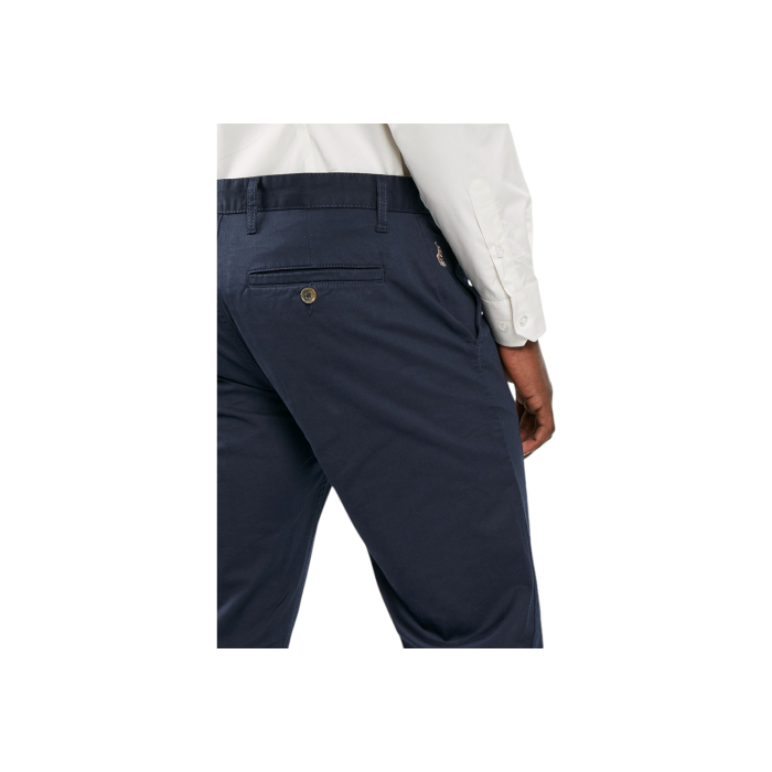 307 10E | The Polo Chino Milan Straight Leg in Navy offers a refined and timeless style, perfect for both casual and semi-formal occasions. Made from premium fabric, these chinos provide comfort and durability, while the straight-leg fit ensures a flattering and versatile silhouette.