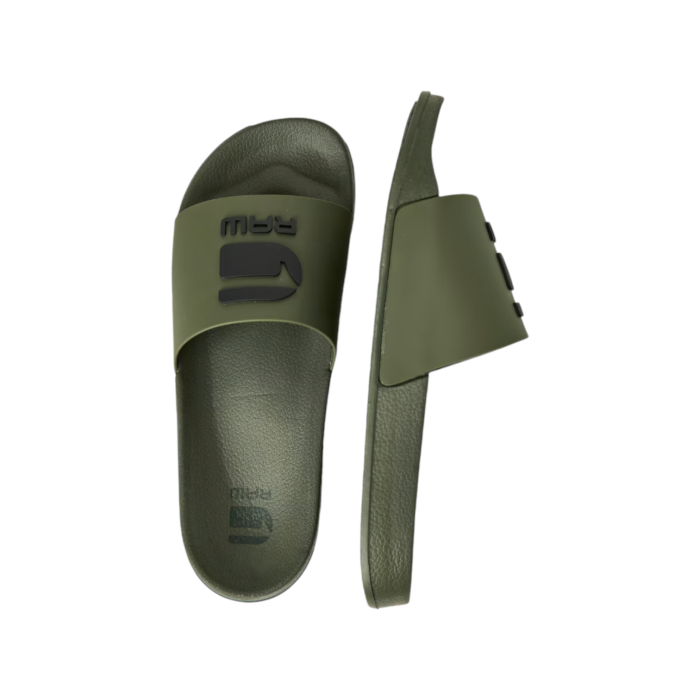 894 3A | Step into sleek, everyday comfort with the G Star Cart III Tonal Slides in Olive/Black, crafted from 100% Thermoplastic Polyurethane for lasting durability and flexibility. These minimalist slides feature a monochromatic design that adds a subtle yet stylish edge to any casual look. Perfect for indoor or outdoor wear, they deliver a soft and supportive feel, making them an essential for laid-back days.