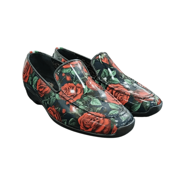 137 199B | The Rossimoda Slip On GT900 in Red and Green with a Navy Background combines luxurious gloss with a sleek, effortless design for ultimate comfort and style. Perfect for any occasion, these slip-ons offer a sophisticated touch to both casual and formal outfits.