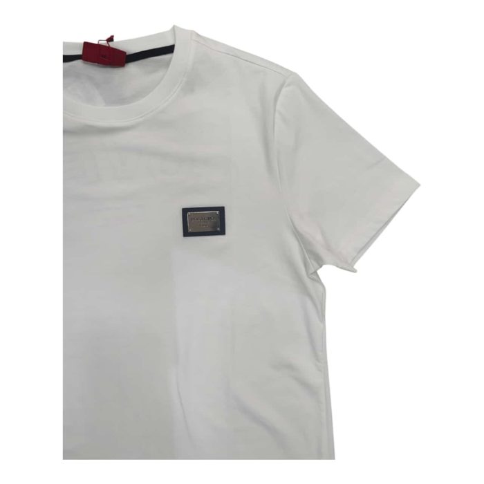 559 154 C | The Enrico Coveri Mini Metal Logo T-Shirt in White blends minimalist sophistication with premium comfort, crafted from high-quality cotton for a soft, breathable feel that suits any occasion. Featuring a discreet mini metal logo on the chest, this T-shirt adds a subtle touch of elegance to a versatile, clean white design, making it easy to pair with both casual and smart-casual outfits. Designed with a modern slim fit, it flatters the body while allowing unrestricted movement, embodying Enrico Coveri’s dedication to timeless style and quality craftsmanship.