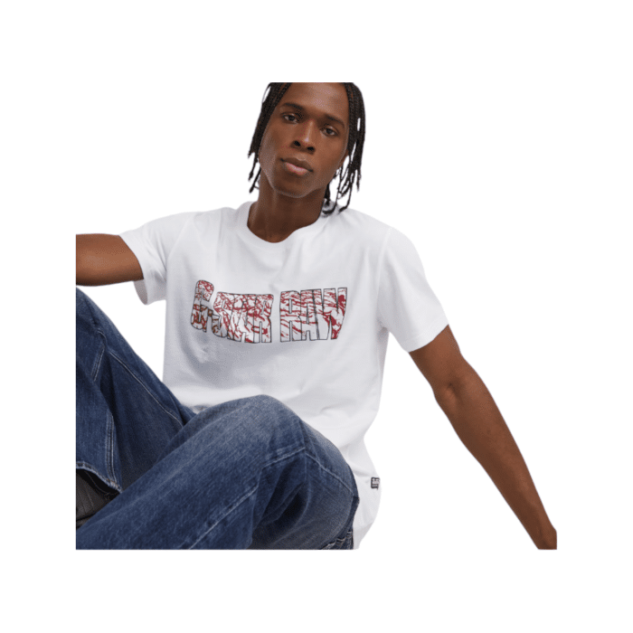 807 99C | The G-Star Crew Chain Logo R T in white combines sustainability and comfort, crafted from 100% organic cotton with a soft jersey knit that provides breathability and a natural feel. Designed with built-in stretch, this t-shirt offers flexibility and ease of movement, making it ideal for everyday wear while maintaining its shape. Featuring a bold chain-style G-Star logo across the chest, this shirt brings a modern, urban edge to a classic crew neck silhouette, perfect for pairing with both casual and semi-casual outfits.