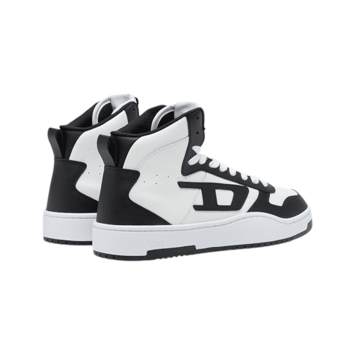 861 64B | The Diesel S-Ukiyo V2 Mid Black/White sneakers combine bold design with modern comfort, featuring a striking black and white color-blocked upper that adds a stylish edge to any outfit. Crafted from durable synthetic materials with a cushioned insole, these mid-top sneakers provide both support and all-day comfort, making them ideal for city adventures or casual outings. With a secure lace-up closure and Diesel’s signature branding, the S-Ukiyo V2 Mid Black/White offers a perfect balance of fashion and functionality for the style-conscious individual.