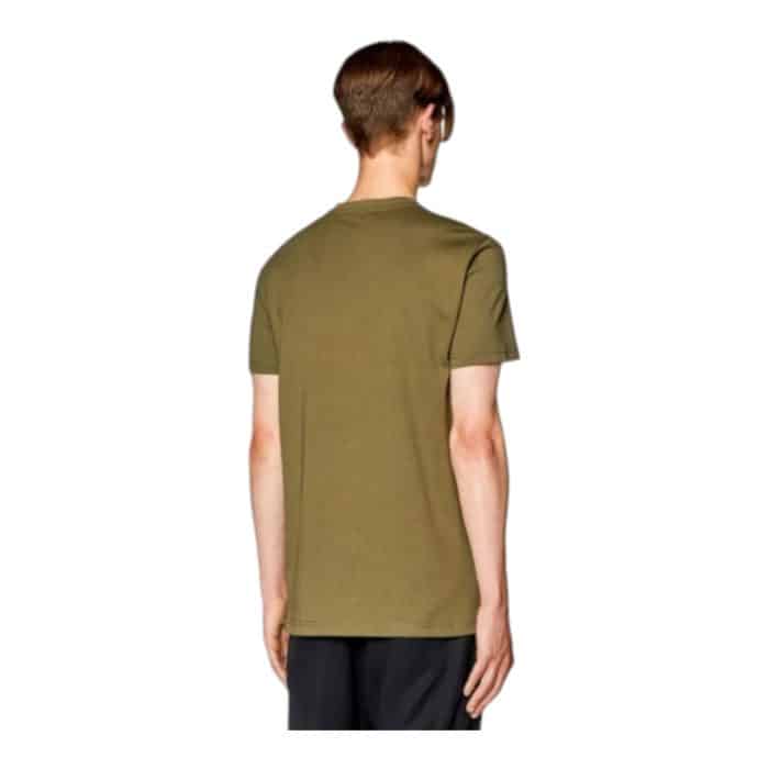 862 73 C | The Diesel T-Shirt T-Diegor K64 Brave Olive combines modern style with everyday comfort, crafted from premium cotton for a soft, breathable, and durable fit. Its unique Brave Olive shade and classic crew neck design are accented by subtle Diesel branding, offering a minimalist yet bold look that stands out effortlessly. Perfect for pairing with jeans, shorts, or layered under a jacket, this versatile t-shirt adapts seamlessly to both casual and smart-casual outfits, ensuring style and practicality for any occasion.