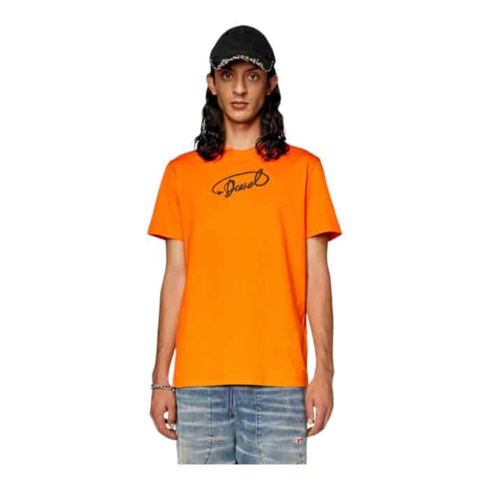 862 81 B | The Diesel T-Shirt T-Diegor L11 Orange is a bold and vibrant piece crafted from premium cotton, offering a soft, breathable, and comfortable fit perfect for everyday wear. Its striking orange color is complemented by a subtle Diesel logo on the chest, making it a standout choice for casual and smart-casual occasions. Whether paired with jeans, shorts, or layered under a jacket, the T-Diegor L11 Orange effortlessly combines style, versatility, and comfort, making it a must-have for any wardrobe.