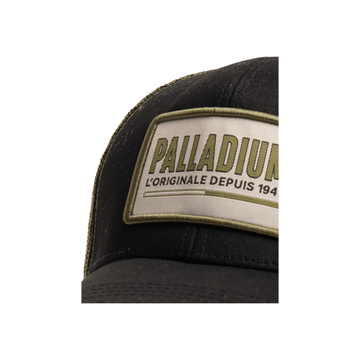 288 3C | Discover the Palladium Trucker Cap in black and olive, featuring a bold oversized badge that highlights the brand’s timeless heritage and rugged street style. Designed with a breathable mesh back and adjustable snap closure, this cap offers ultimate comfort and a standout look for urban explorations or outdoor adventures.