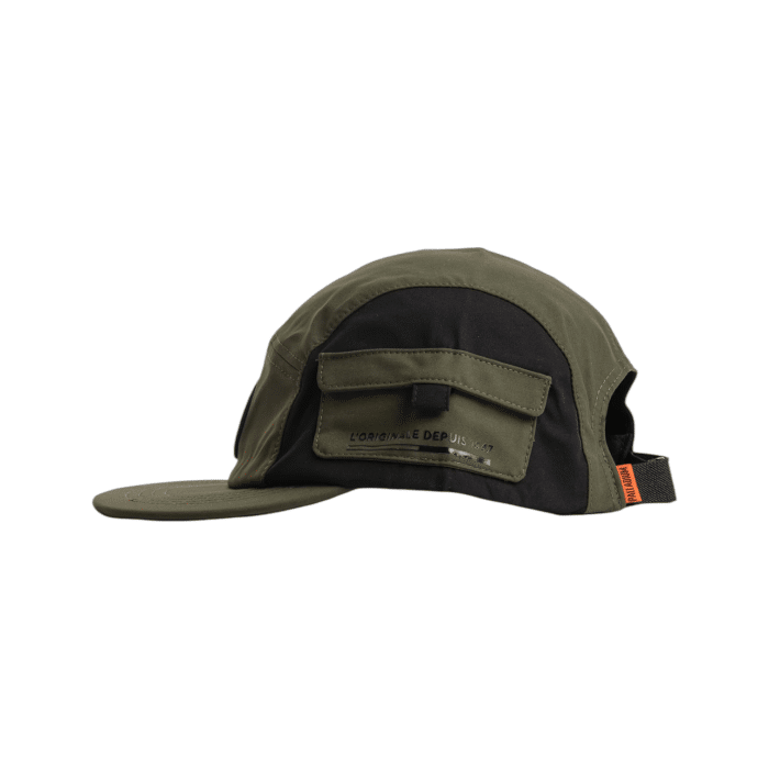 288 8A | Elevate your style with the Palladium Cap 5 Pnl Military in olive, a perfect blend of rugged utility and sleek design. Featuring durable fabric, a structured fit, and two discreet side pockets for added convenience, this cap is ideal for urban explorers and adventure seekers looking for practicality without compromising on fashion.