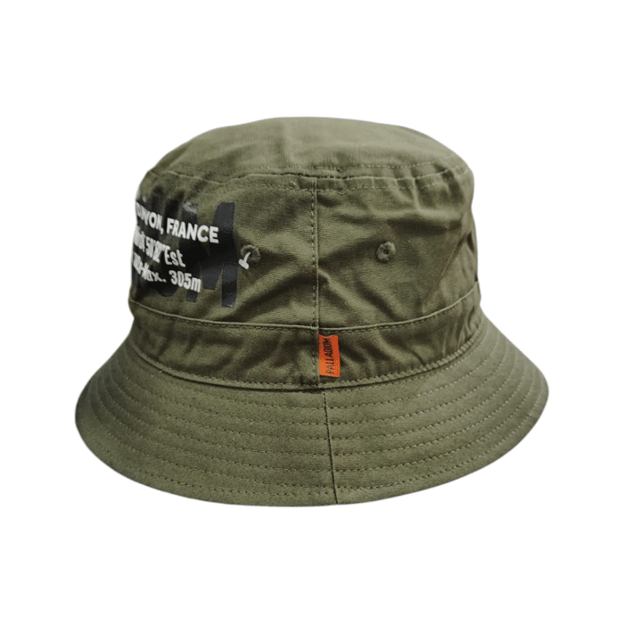 461 11A | Introducing Palladium’s Boonie Hat, a versatile and functional headgear designed for urban explorers and adventure seekers alike. With its wide brim and durable construction, this hat offers excellent sun protection while maintaining a rugged, street-ready look