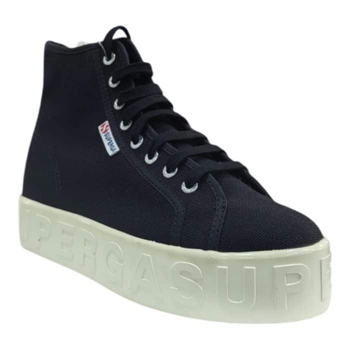 556 23 C | The Superga 2708 Shiny 3D Lettering Black combines sleek modern design with exceptional comfort, making it a standout choice for everyday wear. Featuring bold shiny 3D lettering against a timeless black canvas upper, these sneakers offer a perfect blend of understated elegance and contemporary edge. With a lightweight vulcanized rubber sole and durable construction, they provide all-day comfort and versatility, seamlessly complementing both casual and sporty outfits.