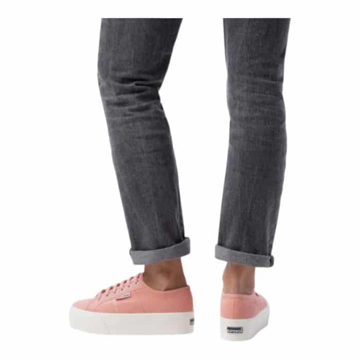 556 8 E | The Superga 2790 Platform Linea Up and Down in Pink Dusty-F Avorio combines a striking platform silhouette with a soft, feminine color palette, offering a bold yet elegant look perfect for elevating any outfit. Crafted with premium canvas and featuring a thick, textured rubber sole, this sneaker not only provides exceptional comfort and durability but also adds a trendy lift to your stride. The delicate pink dusty shade, accented with contrasting avorio details, brings a fresh, sophisticated vibe, making these platform sneakers an ideal choice for both casual outings and chic, everyday wear.