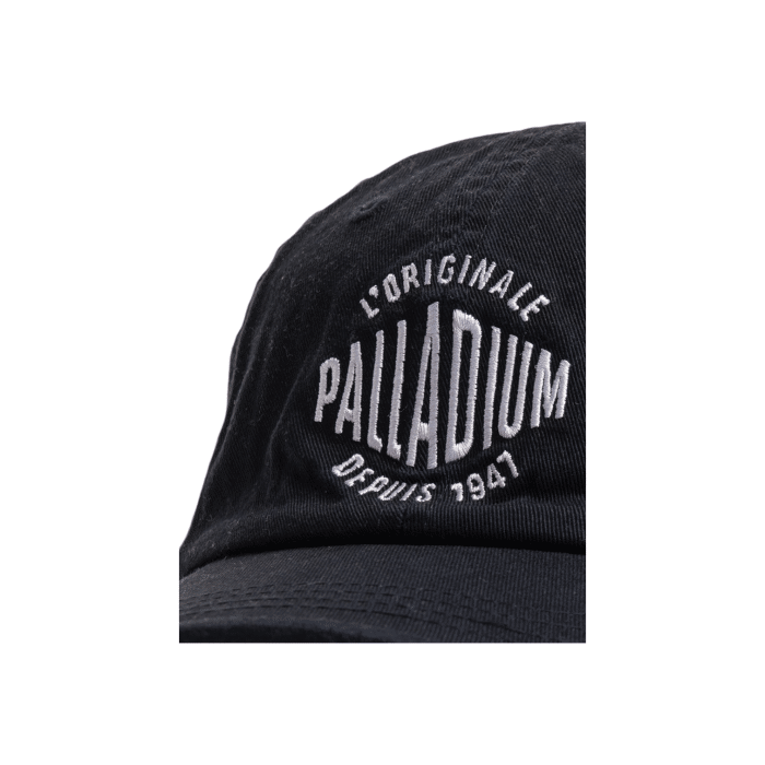 688 6C | Get summer-ready with the Palladium Dad Cap in navy, crafted from premium washed cotton for a relaxed yet stylish look. Highlighted by a contrasting embroidered Palladium logo, this cap blends urban sophistication with functional design, making it the perfect accessory for adventures or casual outings.